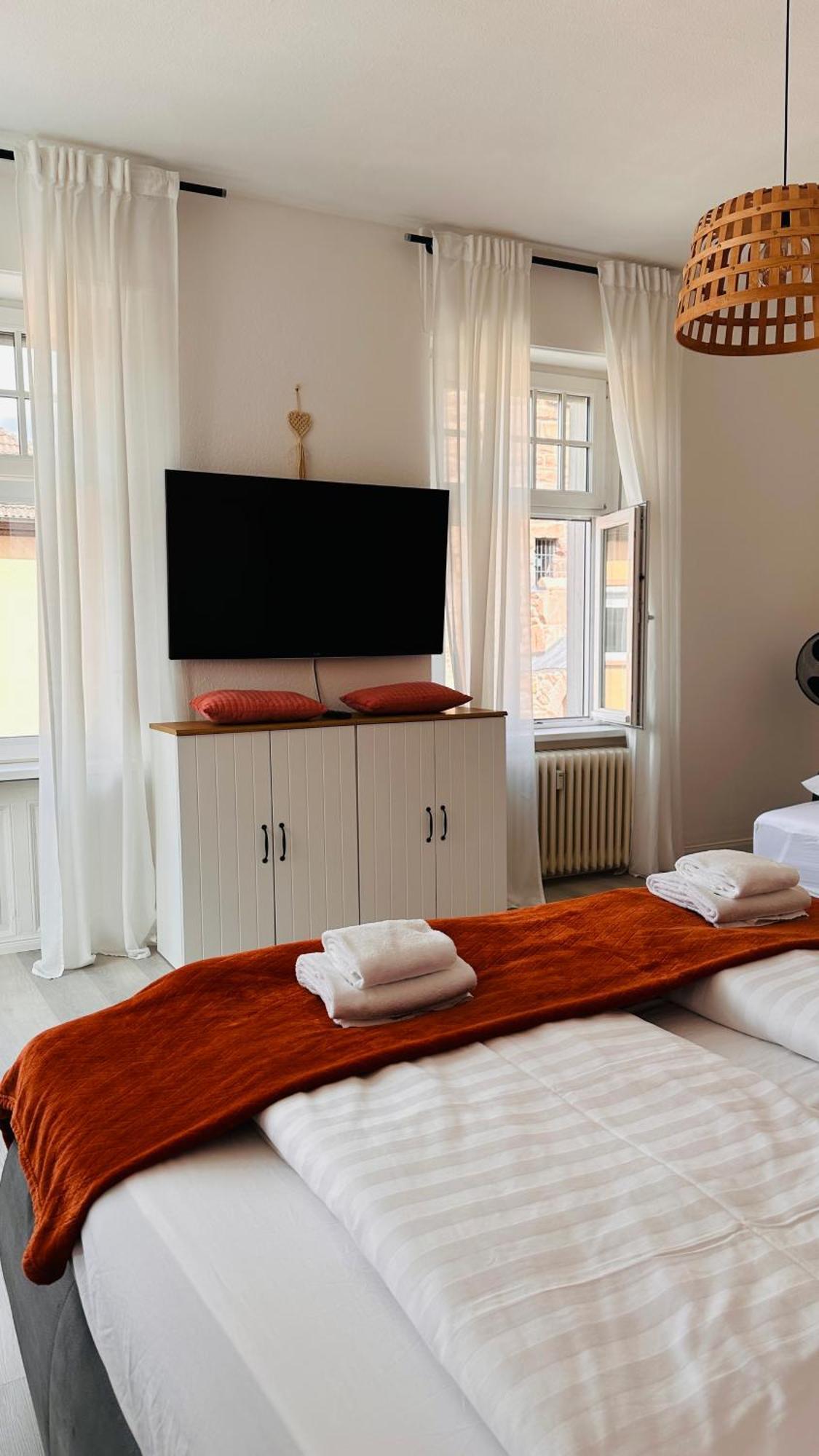Amao-Brown I Exklusives City-Apartment I 85Qm I Privatparkplatz & Komfort I King-Size Bed Лар Екстериор снимка